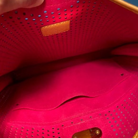 Louis Vuitton Perforated Musette Fuschia with DUSTBAG - Picture 9 of 15